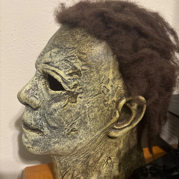 Michael Myers 2018 Miramax Mask - Picture 2 of 3